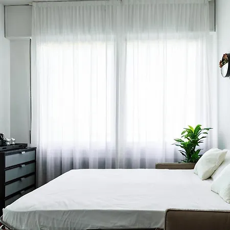Dehomes - Porta Nuova Business アパート
